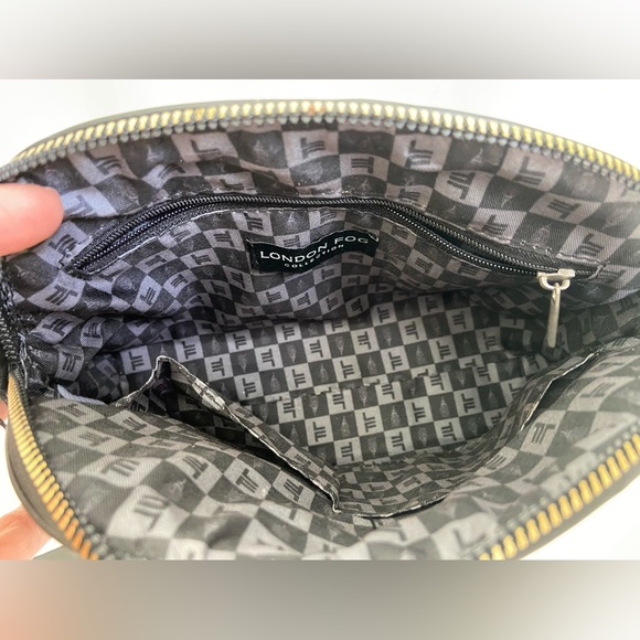 LONDON FOG ELLIE SIGNATURE CROSSBODY - Picture 7 of 15